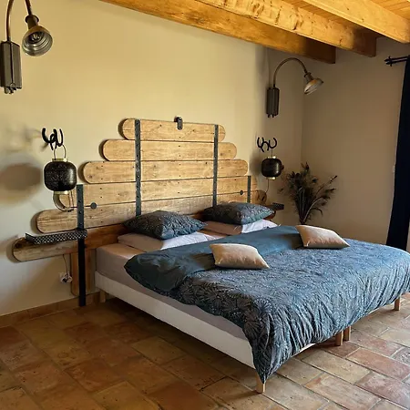 Bella Vida Oda ve Kahvaltı Fourques (Gard)