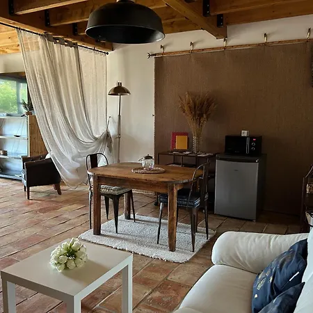 Bella Vida Oda ve Kahvaltı Fourques (Gard)